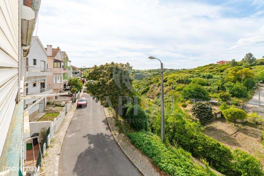 ✨ T2 com Entrada Independente e Espaço Exterior em Porto Salvo-36