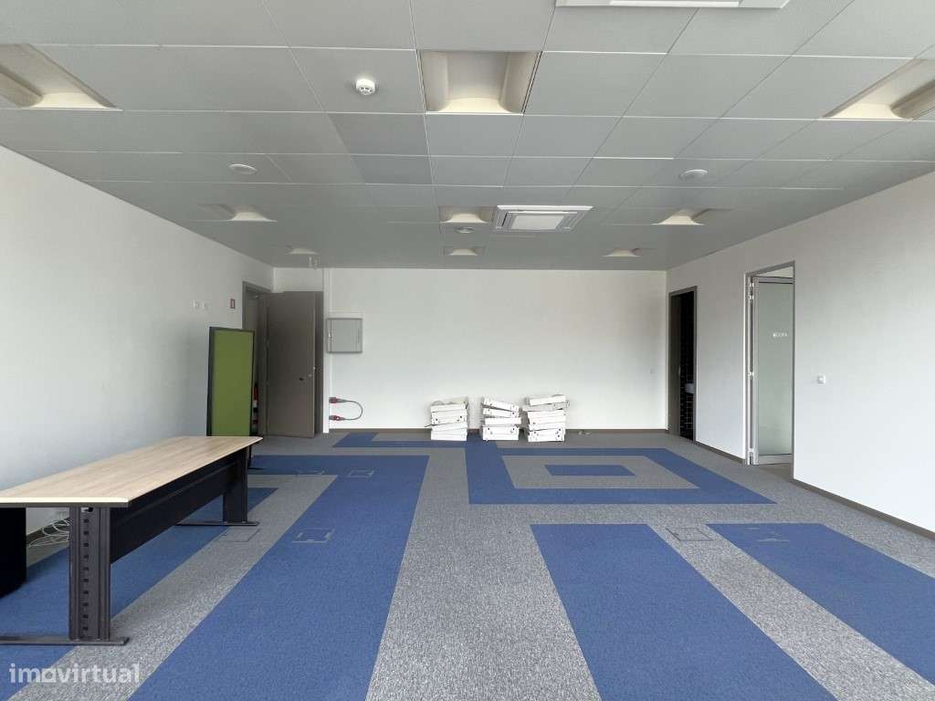 Escritório com 91 m2 nas Colinas de Cruzeiro em Odivelas - Grande imagem: 4/11