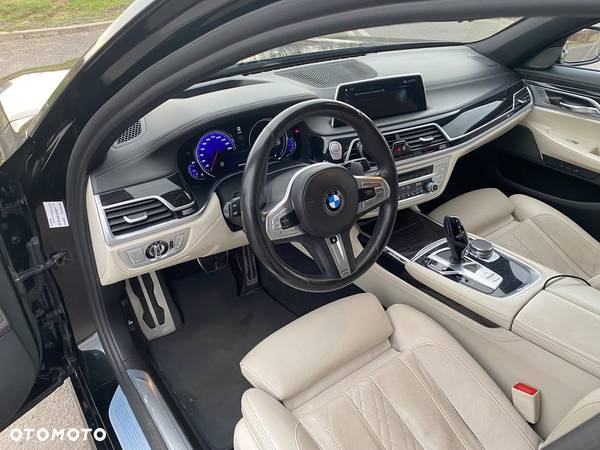 BMW Seria 7 750i xDrive - 13