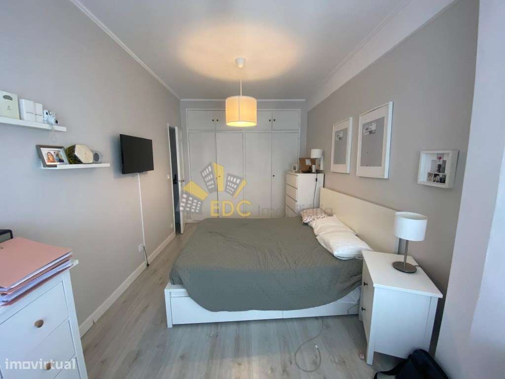 Apartamento T2 Totalmente Remodelado | Localizado na Damaia de Baix...-18