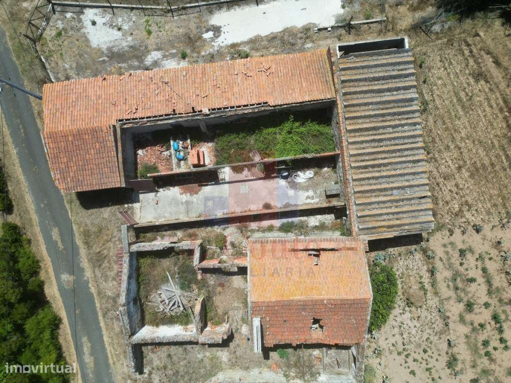 Terreno com ruina com viabilidade de construção extra-5