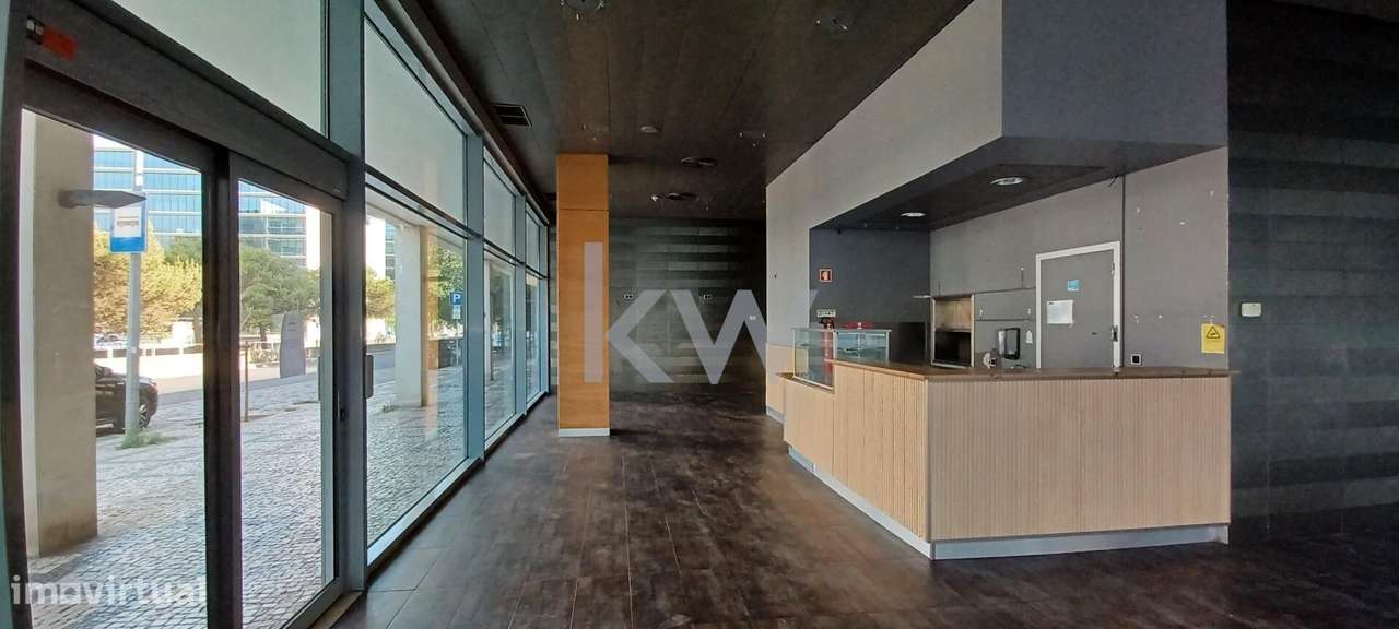 Loja com área bruta de 4.422,35m2 no Parque das Nações, Lisboa. - Grande imagem: 5/60