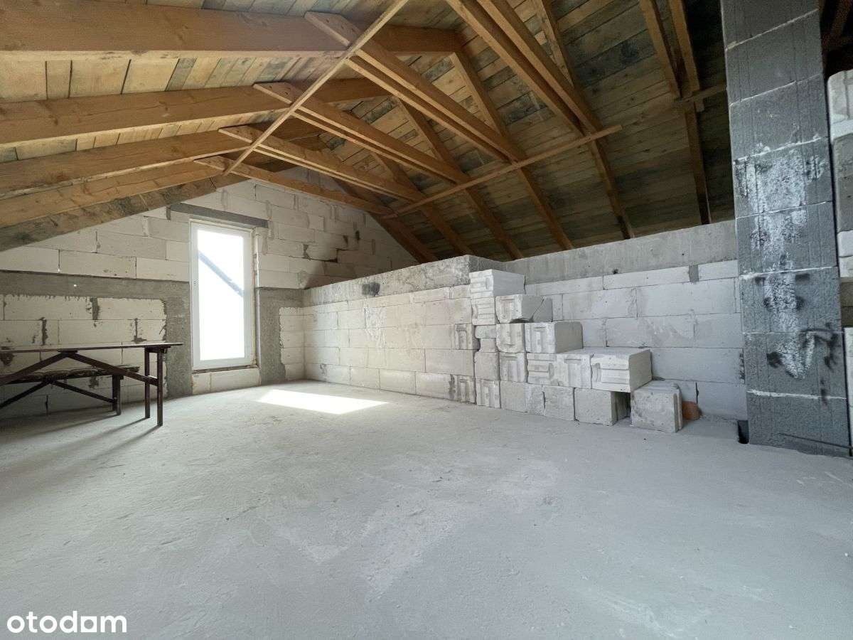 Pięknie położony dom z dwustanowiskowym garażem-6