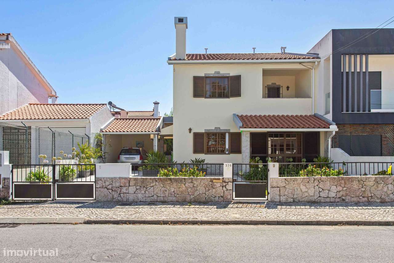 Moradia T4, 2 pisos, com jardim e árvores de fruto, Marisol | Aroeira-31