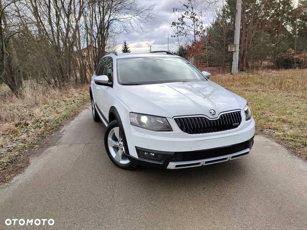 Skoda Octavia Combi 2.0 TDI 4x4 DSG Scout - 3