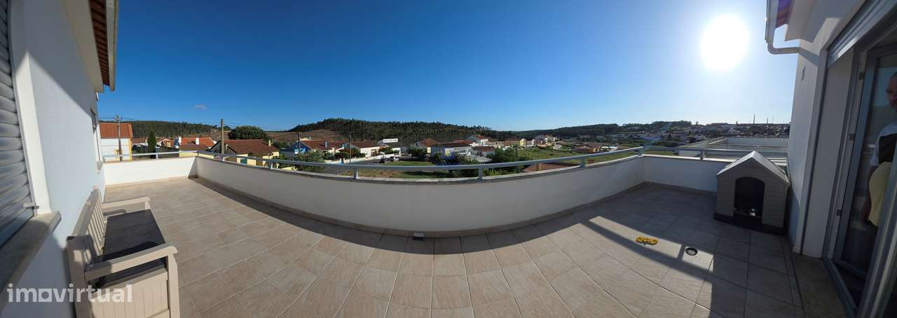 Apartamento T2 com Terraço em Outeiro da Cabeça-21