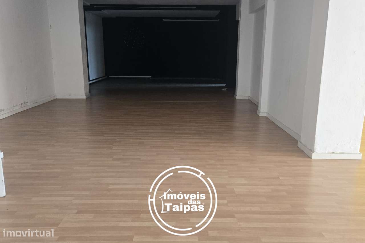 Vende-se Armazém com 200 m2, em Caldelas, Guimarães-5