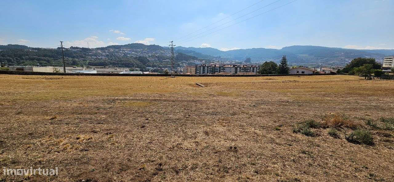 Oferta da Escritura e Registo - Terreno na Vila das Aves - Grande imagem: 3/6