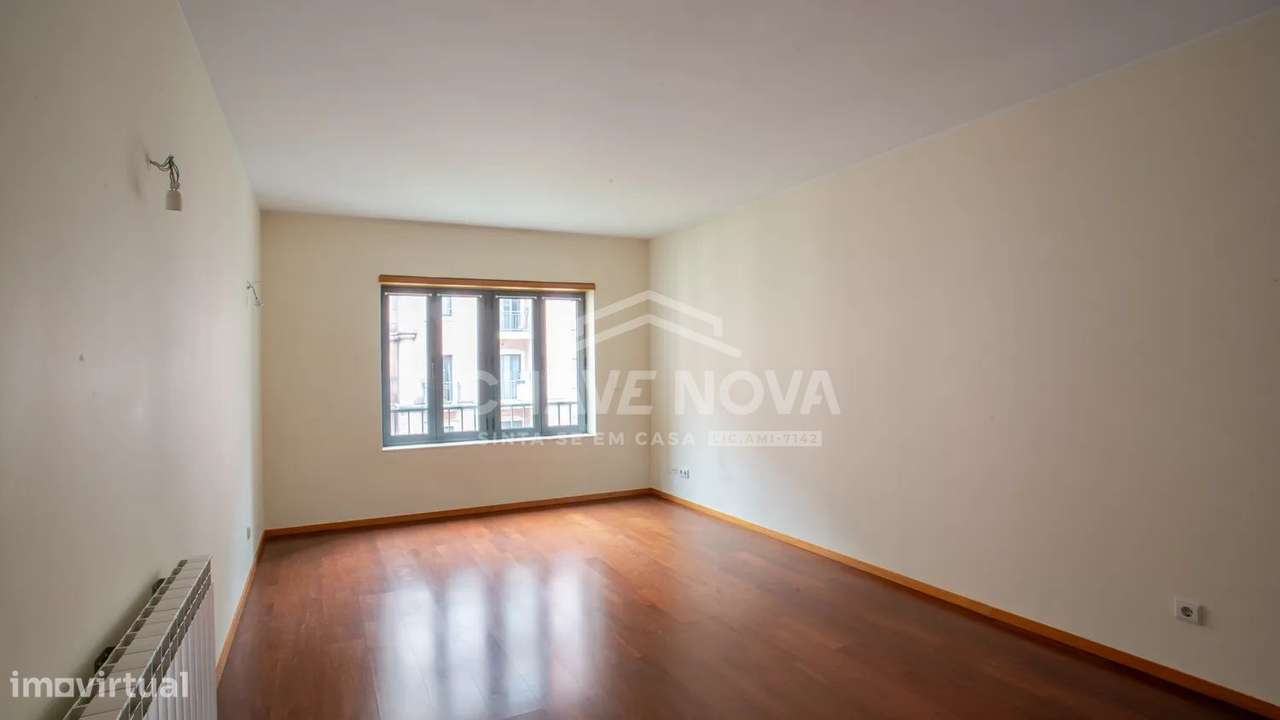 T2 c/ Garagem em Oliveira do Douro - Grande imagem: 3/25