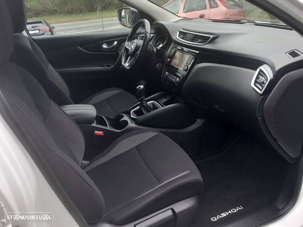 Nissan Qashqai 1.5 dCi N-Connecta Led - 9