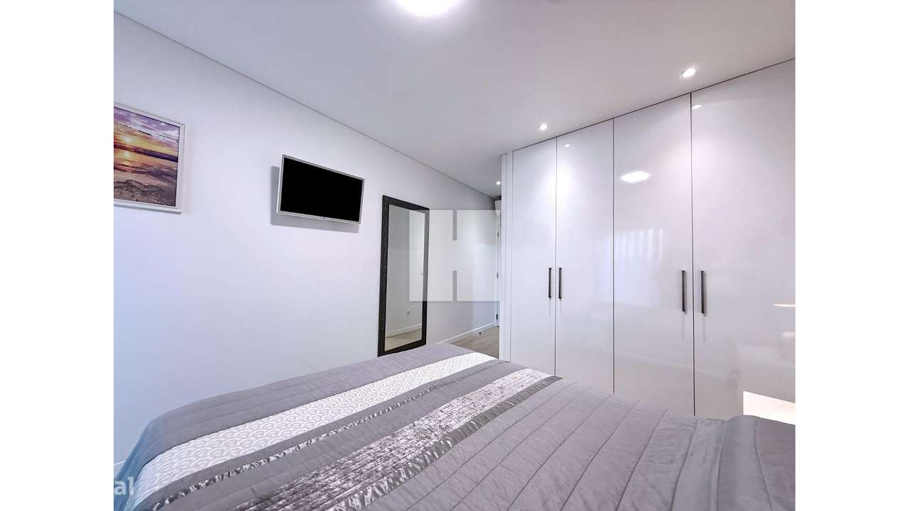 Apartamento T3 Seminovo c/ Terraço-42