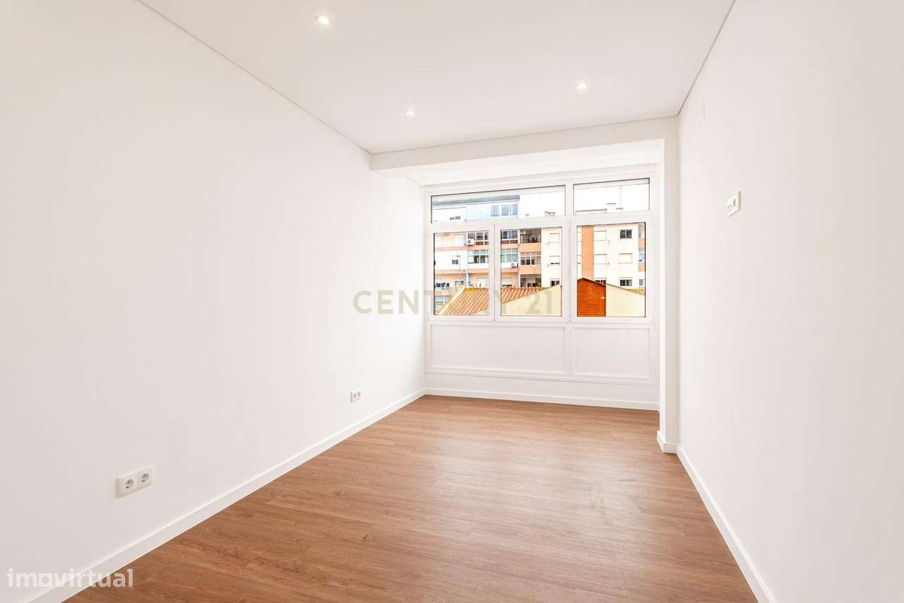 Apartamento T2 remodelado na Amora, Seixal - Grande imagem: 3/16