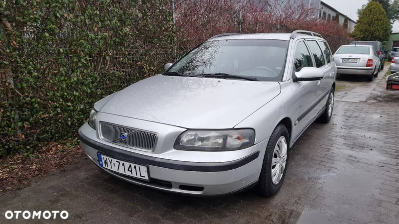 Volvo V70 2.4 Momentum - 3