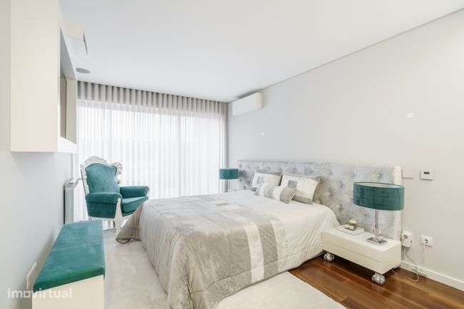 Exclusiva Moradia Individual Moderna e Luxuosa-24