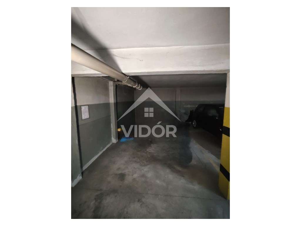 Garagem junto a Circunvalação - Grande imagem: 4/6