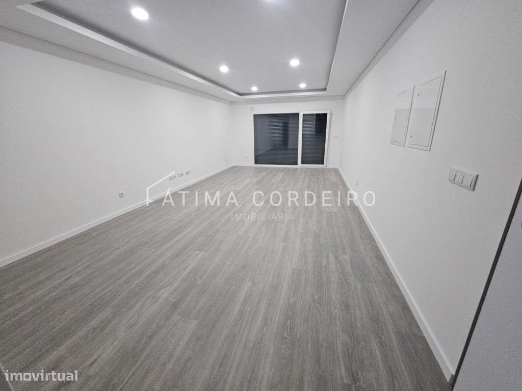 Excelente Moradia T3 em construção, Fernão Ferro.-26