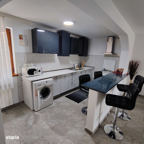 Vila de inchiriat (3 dormitoare + living), cu garaj