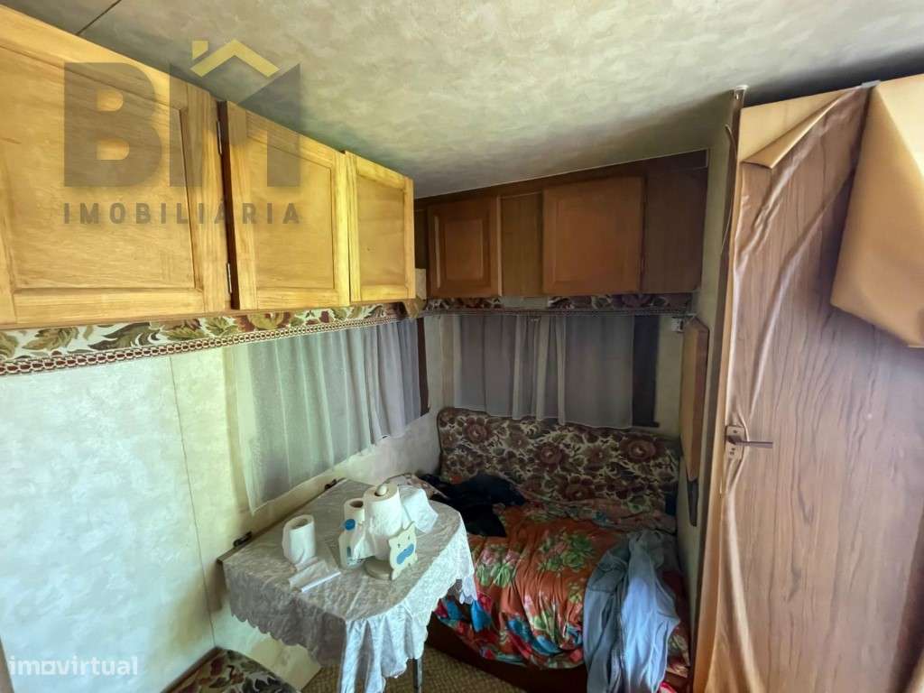 Vende-se terreno rústico com 3.360m2, localizado no Freixial do Cam... - Grande imagem: 3/38