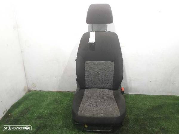 BANCO FRENTE DIREITO SEAT TOLEDO IV - 1