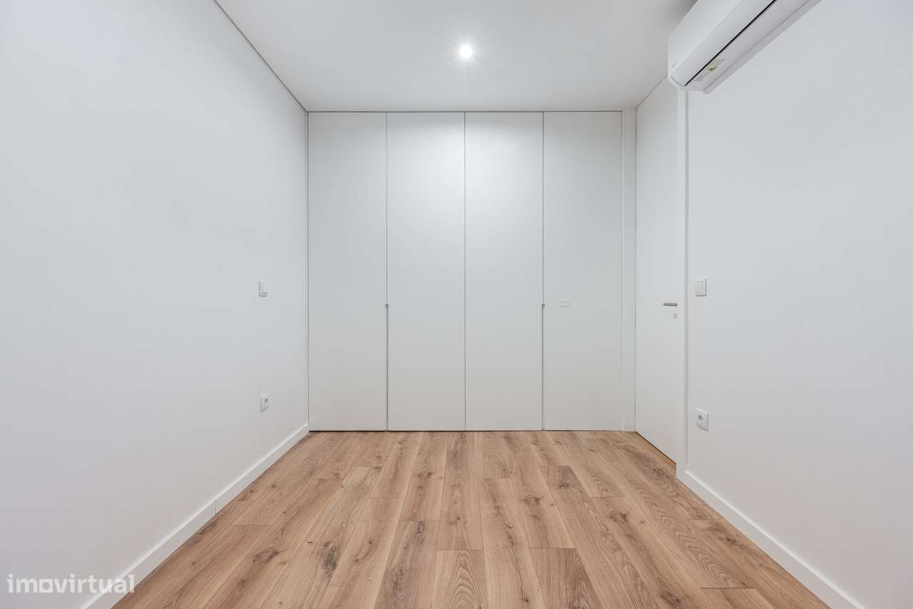 Apartamento T3 Renovado em Braga – Localização Premium com Terraço-7