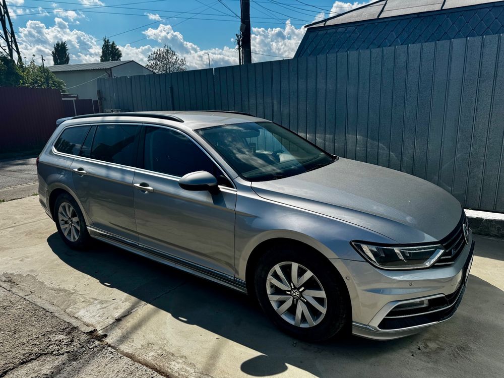 Volkswagen Passat B8 [2014 - Prezent] 2.0 TDI DSG (BlueMotion Technology) Comfortline 2016