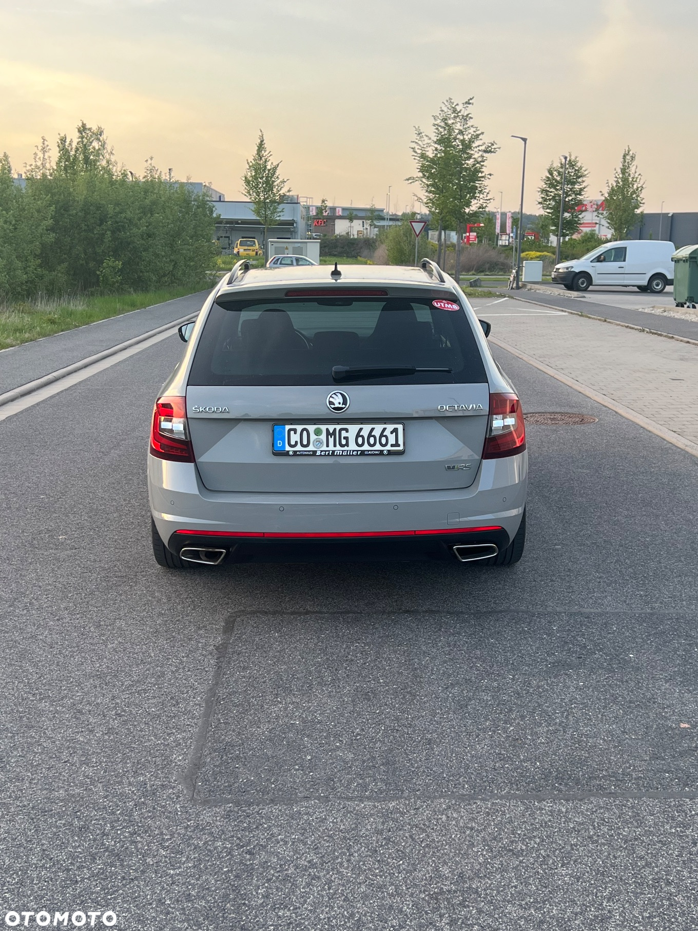 Skoda Octavia Combi 2.0 TDI RS - 8