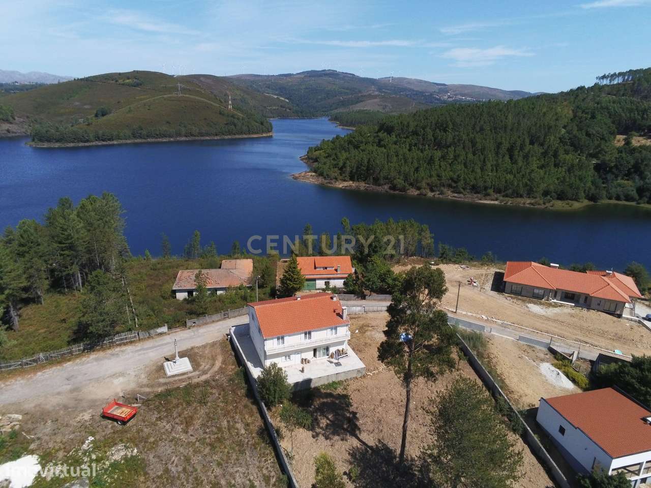 Moradia Exclusiva em "Ilha" Privativa na Albufeira de Venda Nova – Ger-31