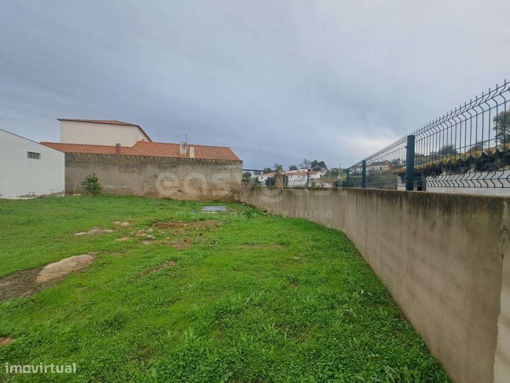 Moradia Térrea com enorme Quintal, a 3 Km da Praia Fluvial da Mina ... - Grande imagem: 4/29