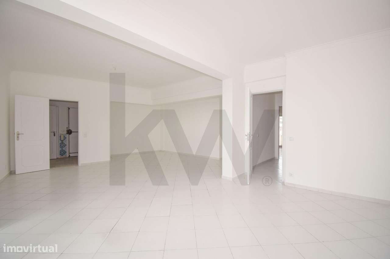 Arrendamento - Apartamento T2 com vista rio, varanda  arrecadação - Grande imagem: 5/21