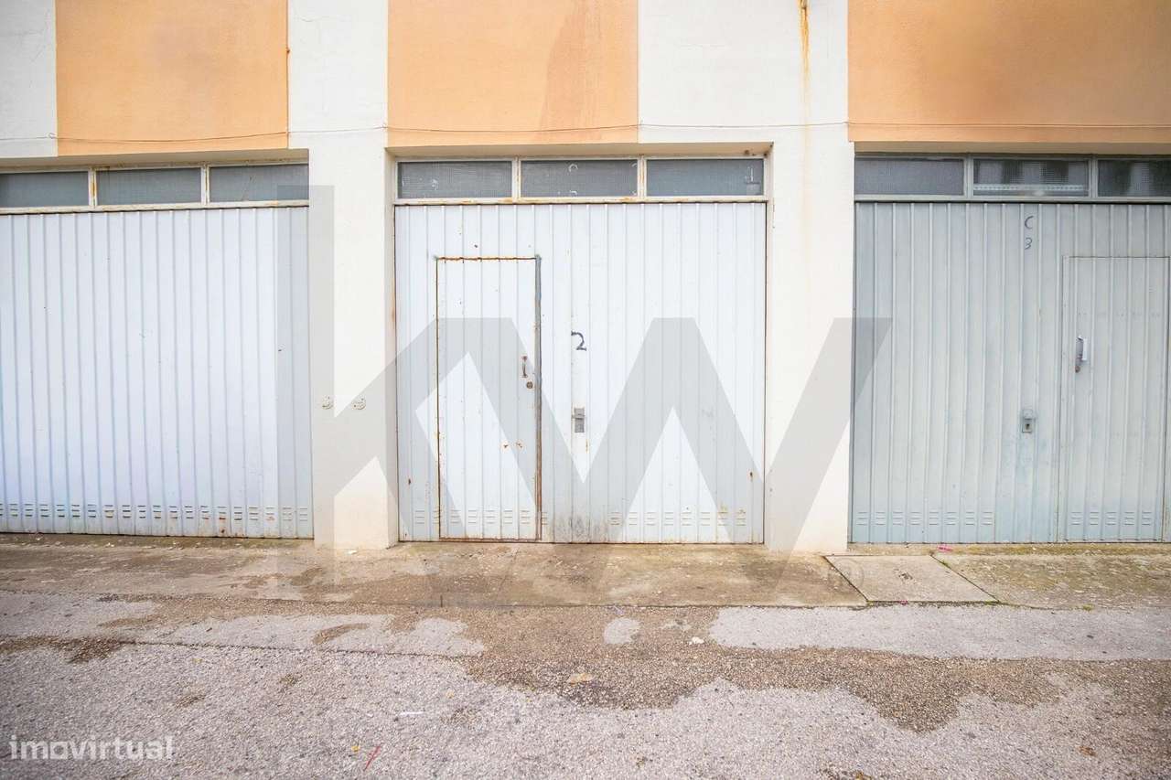 Garagem para venda na Rua Julia Van Zeller Pereira Palha em Vila Franc - Grande imagem: 4/5