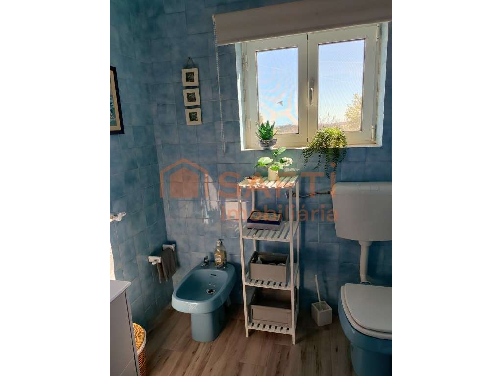 Moradia T5 com Piscina + Garagem para 3 Carros Oportunidade Imperdível-19