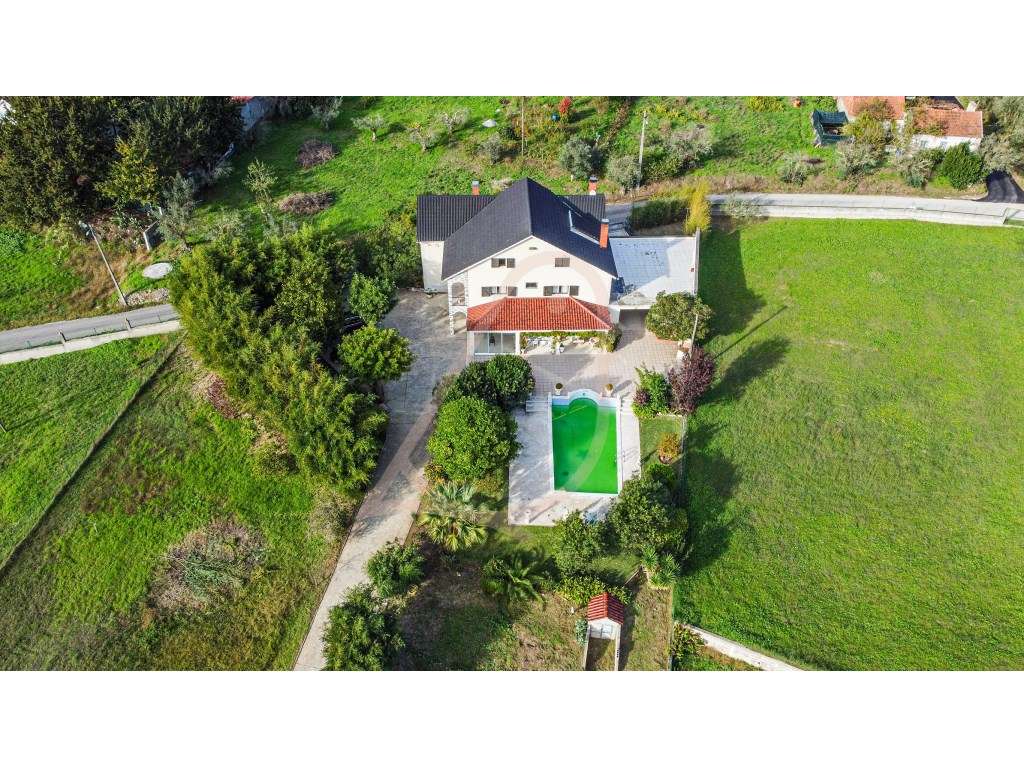 Refúgio Perfeito no Campo com Vista de Sonho e Piscina!-56