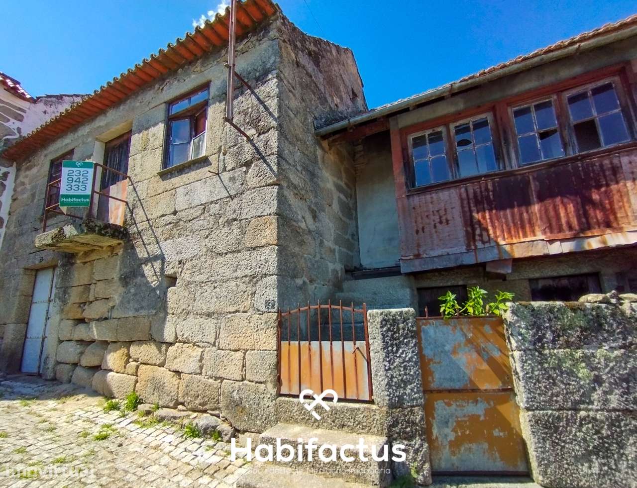 Moradia de Pedra à venda para Restaurar nas Laceiras, Carregal do Sal - Grande imagem: 1/14