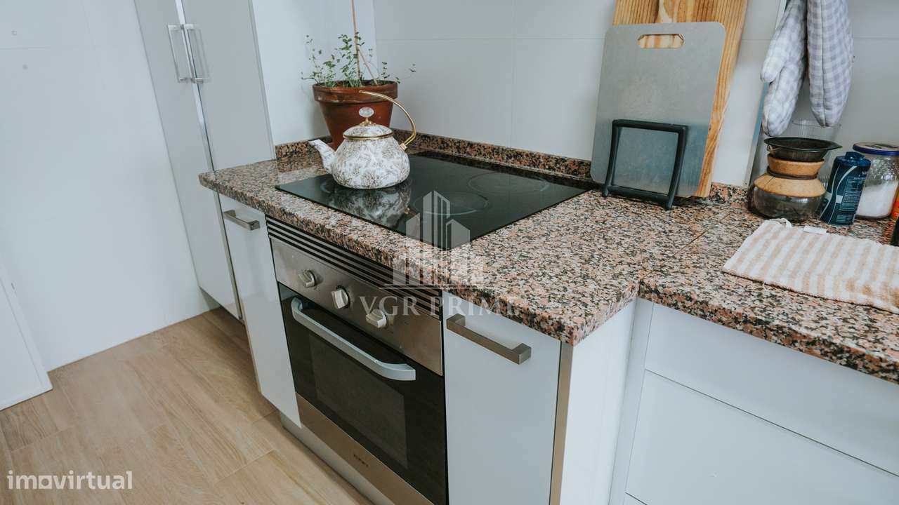 Apartamento T3 na Rua João Pinto Ribeiro, Venteira-6