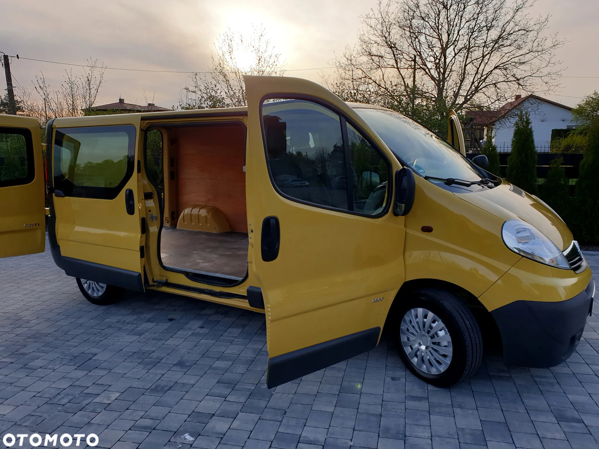 Opel Vivaro - 17