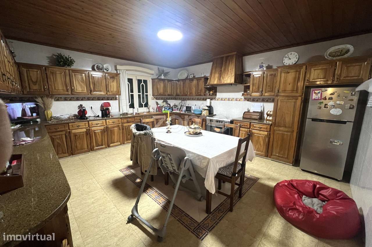 Moradia T4, Armazém e Escritório em Terreno de 2020 m² – Rabo de Pe...-17