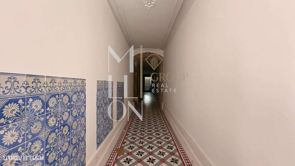 Palacete Recuperado na Baixa do Porto | 7 Estúdios + Loja - Grande imagem: 2/52