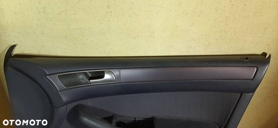 Boczek tapicerka drzwi Audi A6 C5 Prawy przód Anglik głośniki instalacja wygłuszenie - 4
