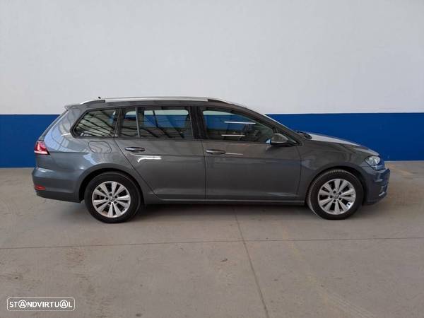 VW Golf 1.6 TDI Confortline - 4