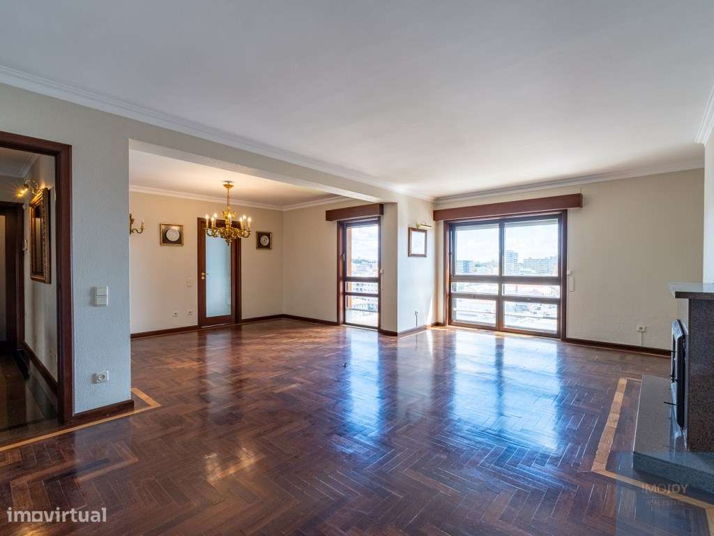Apartamento T5 Duplex em Matosinhos-0