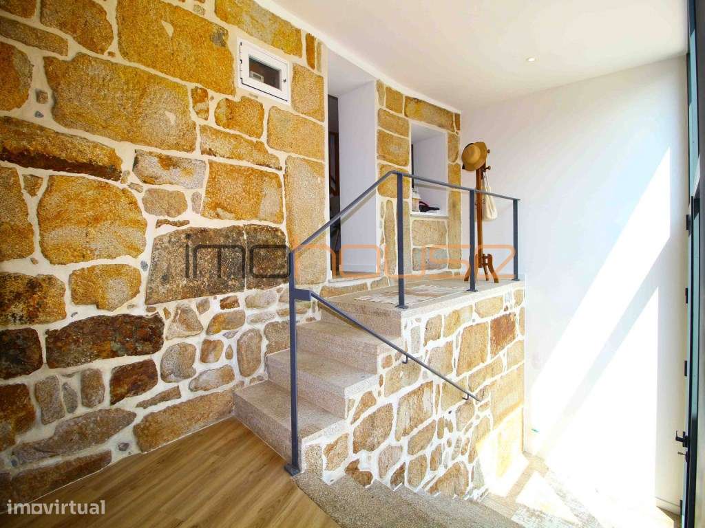 Quinta com Casa Remodelada e Antigo Moinho de Água Junto a Ribeiro-21