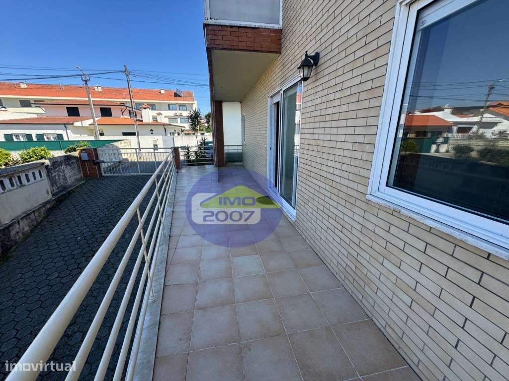 Apartamento T3 com terraço em Paços de Brandão - Grande imagem: 3/31