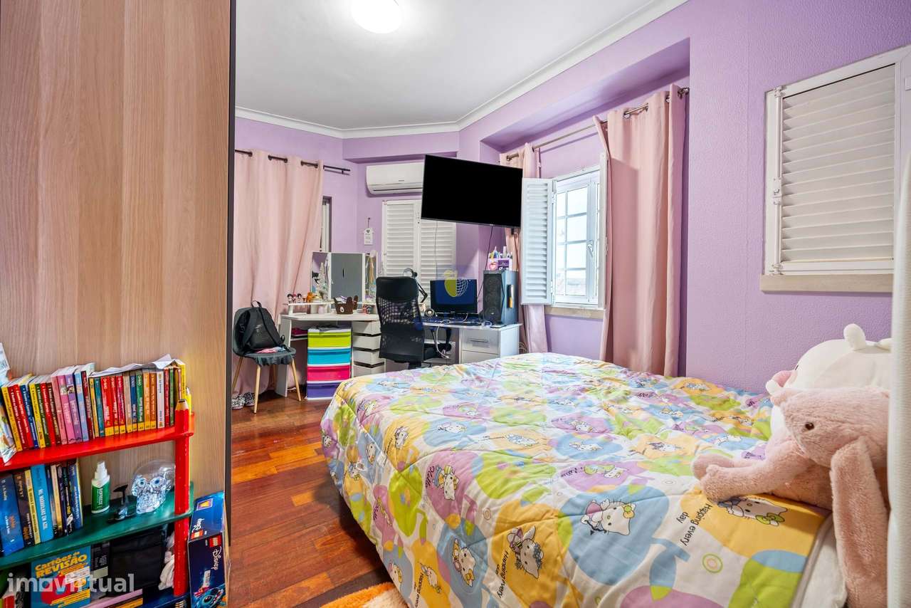 Prédio em Propriedade Total com Terraço, Garagens  no Montijo-14