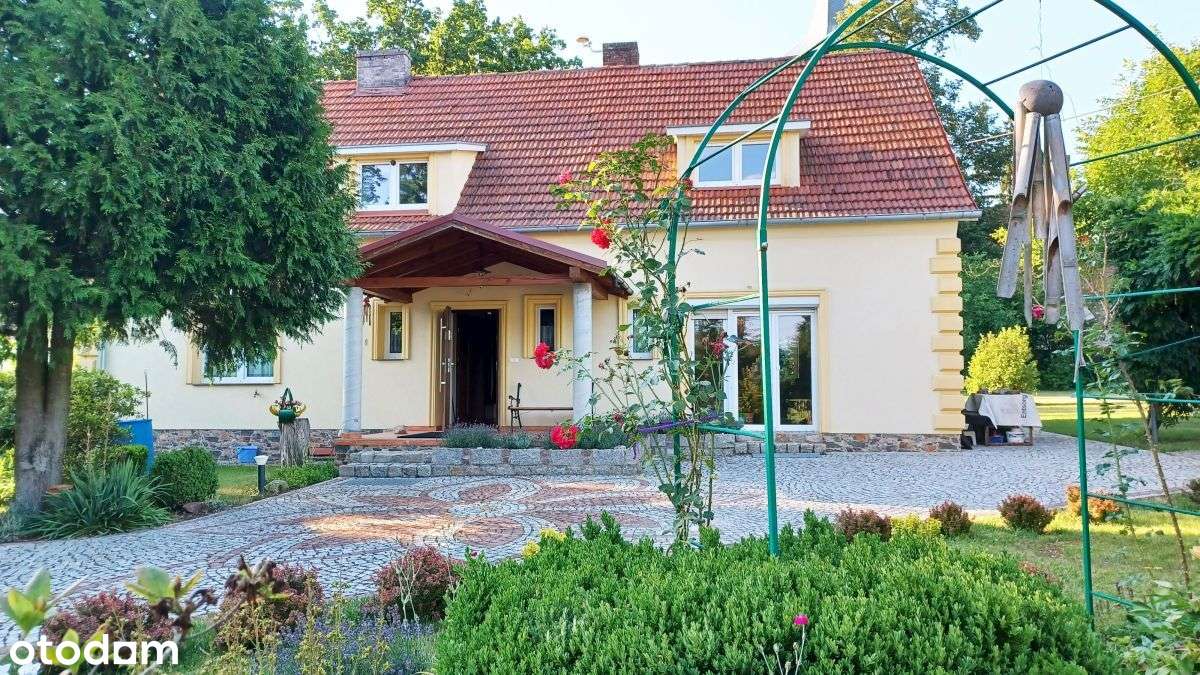 Klimatyczny Dom Z DuŻą DziaŁkĄ