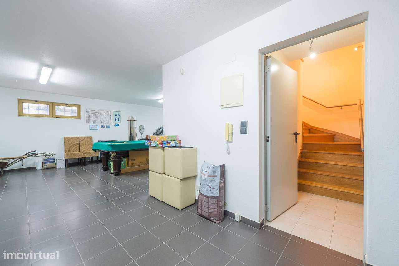 Moradia T-4+1 em Agualva Cacém-20