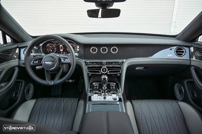 Bentley Flying Spur - 25