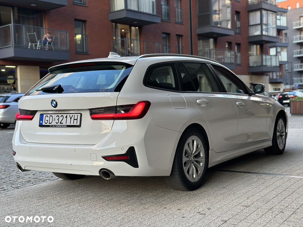 BMW Seria 3 318i Advantage - 4