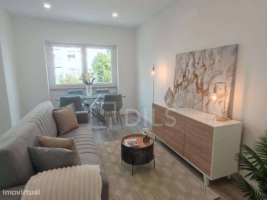 Apartamento T3 Remodelado Em Sapadores Lisboa
