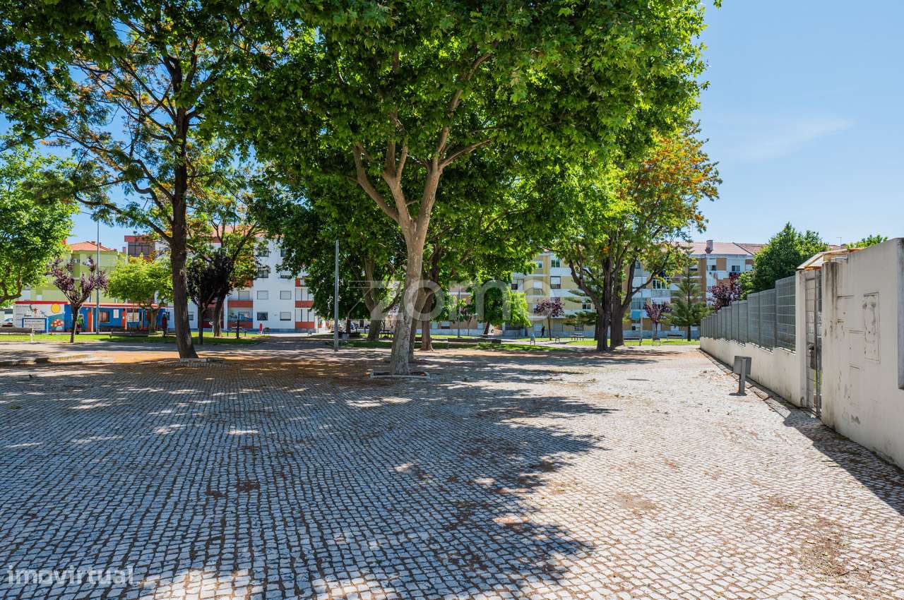 Apartamento T1+1 Baixa da Banheira-4