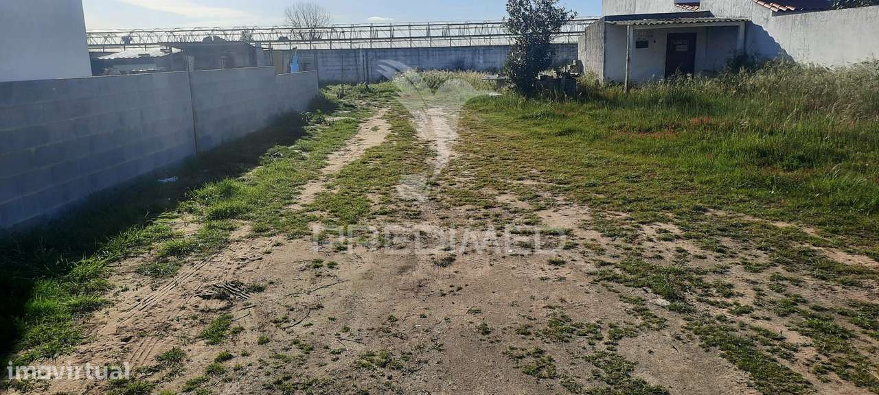 Terreno urbano p/construção - Grande imagem: 1/4